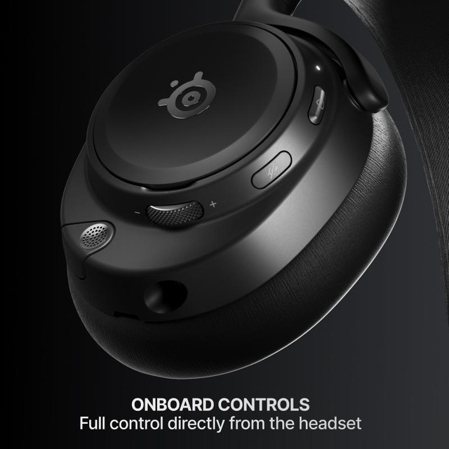 Arctis nova pro omni black etail img 10