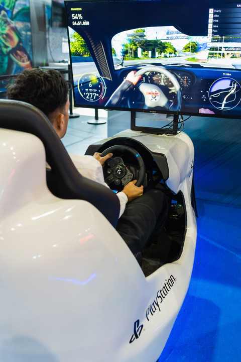 Simulation de course : comment les jeux vidéo modélisent vraiment les amortisseurs arrière ?