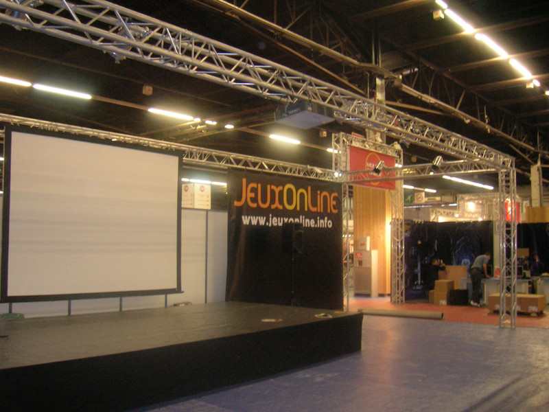 FJV 2008 : pr�paratifs du stand JeuxOnLine