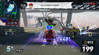 Certains passages sont ponctués par une Frénésie, qui donne des objets Turbo à tout le monde. Certains passages sont ponctués par une Frénésie, qui donne des objets Turbo à tout le monde.