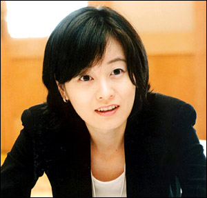 Yoon Song-yee Yoon Song-yee