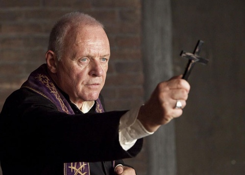anthony-hopkins-croix-a-la-main_jpg_500x630_q95.jpg