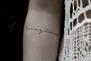 Cliquez sur l'image pour la voir en taille relle

Nom : tumblr_mqnoomnyGL1qb4o16o1_500.jpg
Taille : 500x333
Poids : 32,7 Ko
ID : 200330