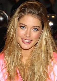 Doutzen-kroes-Victoria-Secret-Fashion-Show-2012-3.jpg
