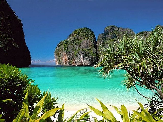 859013plusbellesplagesdumondethailandemayabay.jpg