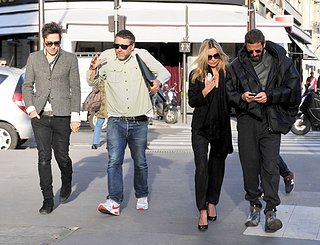 Cliquez sur l'image pour la voir en taille relle

Nom : Kate+Moss+Kate+Moss+Jamie+Hince+Leave+Ritz+QxbKeNbAAVDl.jpg
Taille : 594x454
Poids : 93,4 Ko
ID : 148390
