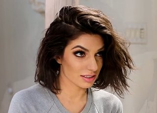Cliquez sur l'image pour la voir en taille relle

Nom : Sosie Tal.jpg
Taille : 1008x726
Poids : 100,7 Ko
ID : 266611