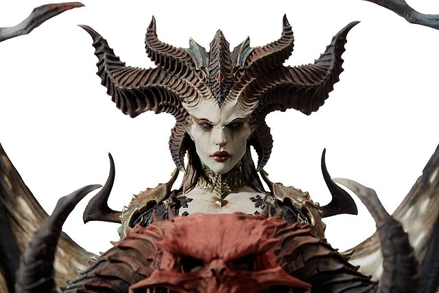 Blizzard-Lilith-Statue-004.jpg