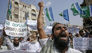 Cliquez sur l'image pour la voir en taille relle

Nom : manifestation-pakistan.jpg
Taille : 1000x582
Poids : 422,8 Ko
ID : 148441