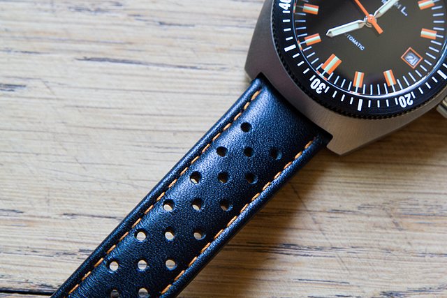 montre-william-l-1985-automatique-bracelet-perfore-cuir.jpg