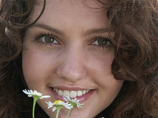 Cliquez sur l'image pour la voir en taille relle

Nom : girlgfl1pti.jpg
Taille : 400x300
Poids : 36,4 Ko
ID : 18532