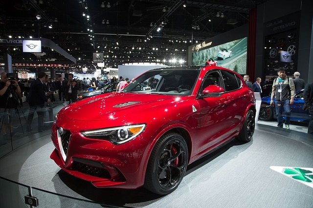 2017-alfa-romeo-stelvio-rouge-30.jpg