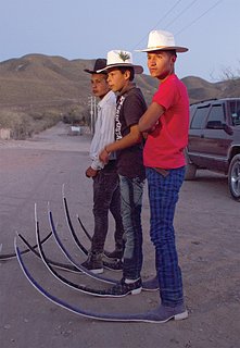 Cliquez sur l'image pour la voir en taille relle

Nom : three-guys-in-boots.jpg
Taille : 670x969
Poids : 211,7 Ko
ID : 157952
