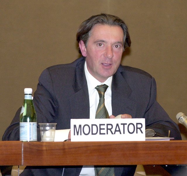 c-moderator.jpg c-moderator.jpg