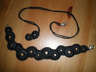 Cliquez sur l'image pour la voir en taille relle

Nom : collier1.jpg
Taille : 450x337
Poids : 23,2 Ko
ID : 152023