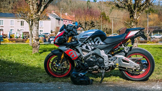 MJ7Nv9n.jpg MJ7Nv9n.jpg