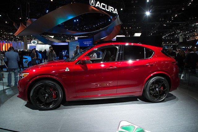 2017-alfa-romeo-stelvio-rouge-69.jpg