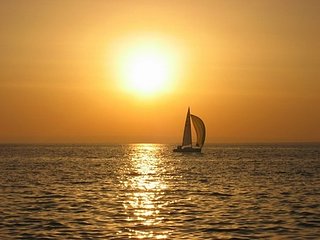 Cliquez sur l'image pour la voir en taille relle

Nom : voile_coucherlever_soleil_mer_bateau_782246.jpg
Taille : 450x337
Poids : 31,9 Ko
ID : 152524