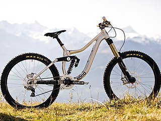 Cliquez sur l'image pour la voir en taille relle

Nom : KonaEntourage2.jpg
Taille : 670x503
Poids : 69,0 Ko
ID : 178435
