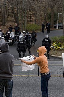 Cliquez sur l'image pour la voir en taille relle

Nom : 1205755900115.jpg
Taille : 1024x1536
Poids : 279,5 Ko
ID : 40645