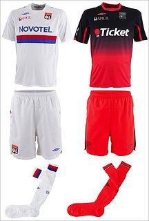 Cliquez sur l'image pour la voir en taille relle

Nom : Nouveau maillot OL 2009-2010.jpg
Taille : 541x800
Poids : 54,3 Ko
ID : 78745