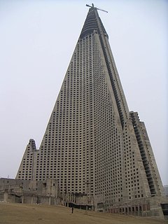 Cliquez sur l'image pour la voir en taille relle

Nom : ryugyong.jpg
Taille : 1200x1600
Poids : 180,3 Ko
ID : 104155