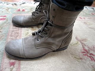 Cliquez sur l'image pour la voir en taille relle

Nom : Montgomery Boots.jpg
Taille : 480x360
Poids : 28,8 Ko
ID : 124795