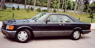 1986-1991_Mercedes-Benz_560_SEC_(C126)_coupe_01.jpg