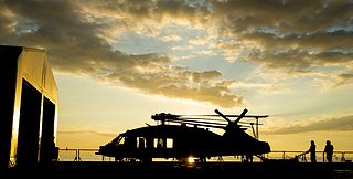 Cliquez sur l'image pour la voir en taille relle

Nom : Sailors move an MH-60S helicopter into the hangar aboard hospital ship USNS Mercy.jpg
Taille : 4735x2400
Poids : 989,7 Ko
ID : 267636