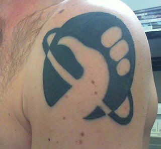 Cliquez sur l'image pour la voir en taille relle

Nom : tatoo_dont_panic.jpg
Taille : 1280x1184
Poids : 623,6 Ko
ID : 173766