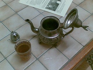 Cliquez sur l'image pour la voir en taille relle

Nom : Tea time.jpg
Taille : 1600x1200
Poids : 225,5 Ko
ID : 71417