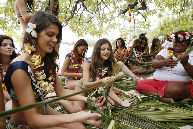 31-miss-a-decouverte-traditions-tahitiennes-54de19-0@1.5x.jpg 31-miss-a-decouverte-traditions-tahitiennes-54de19-0@1.5x.jpg