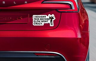 1444x920_les-bumper-stickers-anti-elon-cartonne-sur-les-sites-de-vente-en-ligne.jpg