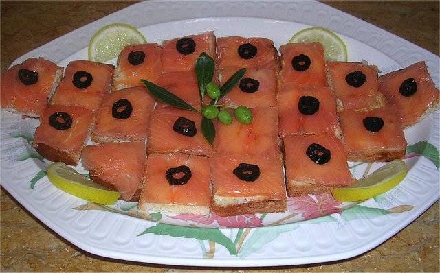Canapes%20au%20Saumon%20fume.jpg Canapes%20au%20Saumon%20fume.jpg