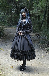 Cliquez sur l'image pour la voir en taille relle

Nom : ea73f938ac233e82ba96abb659697f66--gothic-lolita-fashion-lolita-goth.jpg
Taille : 500x772
Poids : 87,3 Ko
ID : 287497