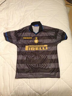 Cliquez sur l'image pour la voir en taille relle

Nom : Maillot Inter 97-98.jpg
Taille : 720x960
Poids : 66,3 Ko
ID : 193808