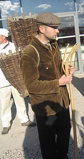 Cliquez sur l'image pour la voir en taille relle

Nom : le-paysan.jpg
Taille : 1554x2934
Poids : 615,0 Ko
ID : 182518
