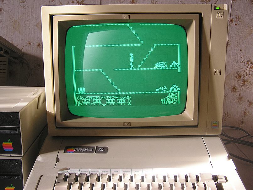 Apple 2 games. Apple 2 компьютер. Apple 2 1977. Apple 1982. Apple 2 компьютер 1977.