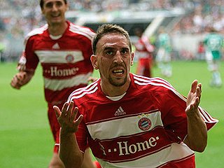 Cliquez sur l'image pour la voir en taille relle

Nom : franck_ribery1.jpg
Taille : 400x300
Poids : 33,8 Ko
ID : 409148