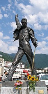 Cliquez sur l'image pour la voir en taille relle

Nom : freddy_mercury_statue_montreux.jpg
Taille : 309x598
Poids : 39,6 Ko
ID : 373549