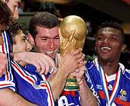 https://jolstatic.fr/upload/perso/379/Zidane.jpg