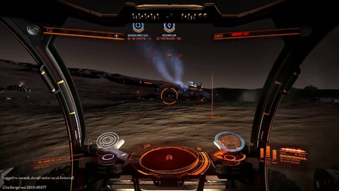 Avant-goût du combat au sol d'Elite Dangerous mêlant véhicules terrestres et vaisseaux