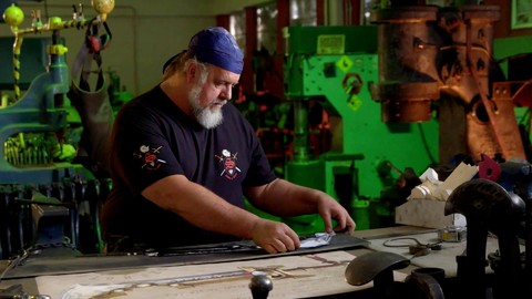 De la fabrication de l'épée Porte-Cendres (VOSTFR)