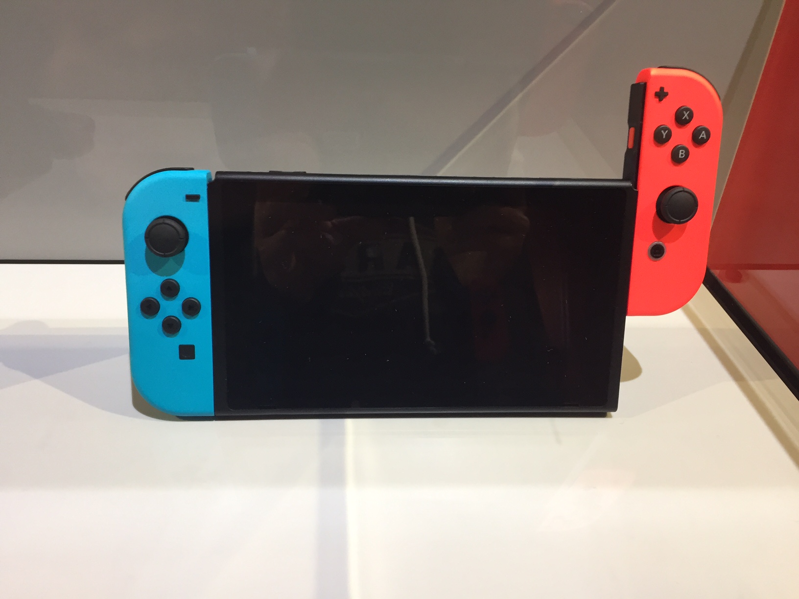 Nintendo tue la principale innovation de la Switch pour sortir la Switch  Lite - L'Avenir