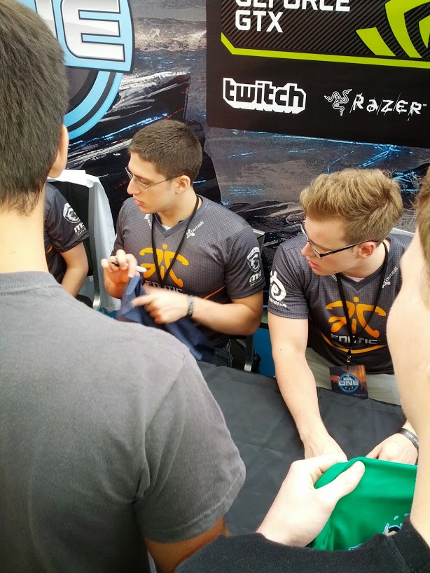 ESL One - Fnatic aussi signe des autographes