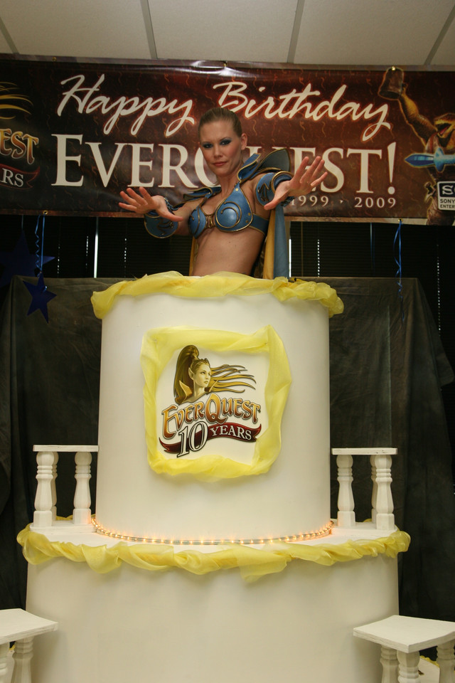 Le gâteau anniversaire des dix ans d'EverQuest