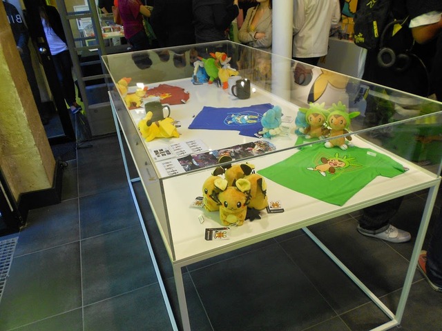 Vernissage Centre Pokémon Paris - Vitrine