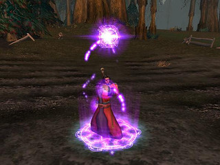 Un magicien Humain incantant un sort.