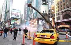 Intrusion frappante des Seigneurs de Guerre dans Times Square