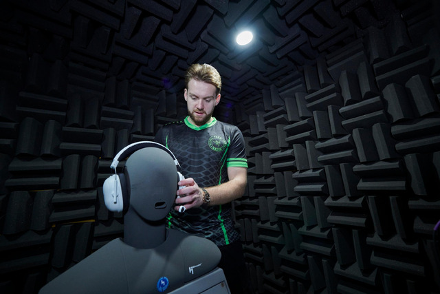 Niko2025EsportPlayerRazerOfficeSoundChamberEngineeringRoom4 000